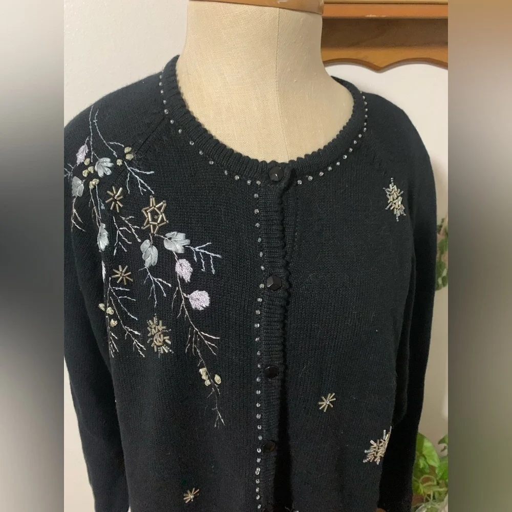 Stitches In Time NWT Black Snowflake Floral Cardigan Size L Beaded Embroidered - Picture 8 of 16